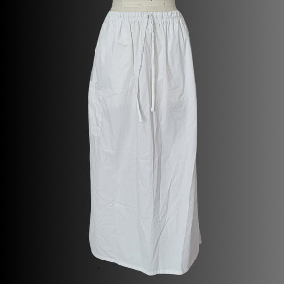 WHITE BUTTER SOFT SCRUBS SKIRT SZ M - Picture 1 of 3